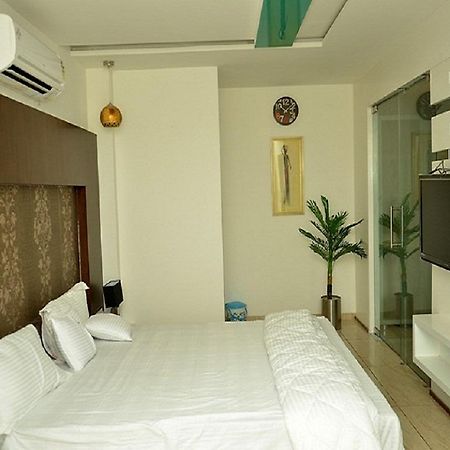 Hotel The Grand Parshwanath Sankeshvar 外观 照片