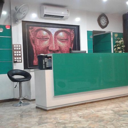 Hotel The Grand Parshwanath Sankeshvar 外观 照片