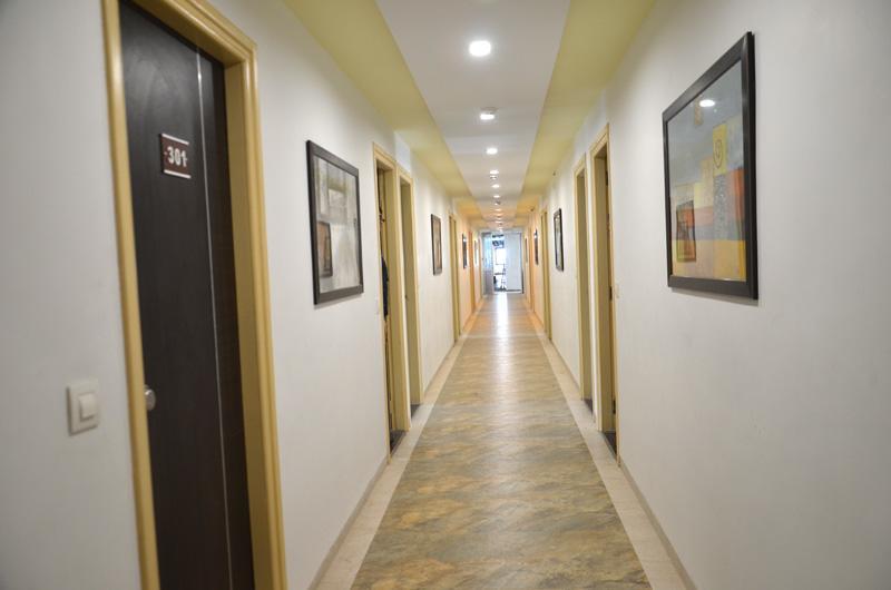 Hotel The Grand Parshwanath Sankeshvar 外观 照片