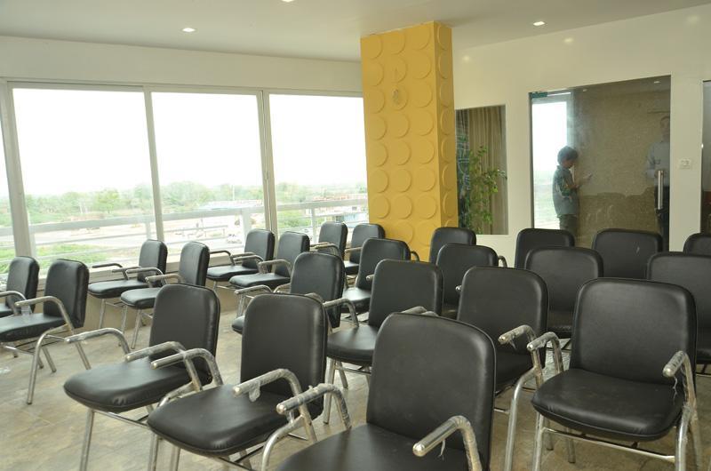 Hotel The Grand Parshwanath Sankeshvar 外观 照片