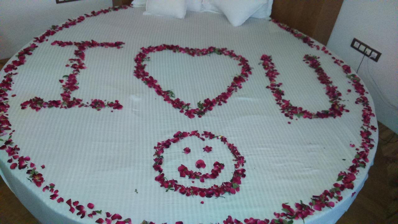 Hotel The Grand Parshwanath Sankeshvar 外观 照片