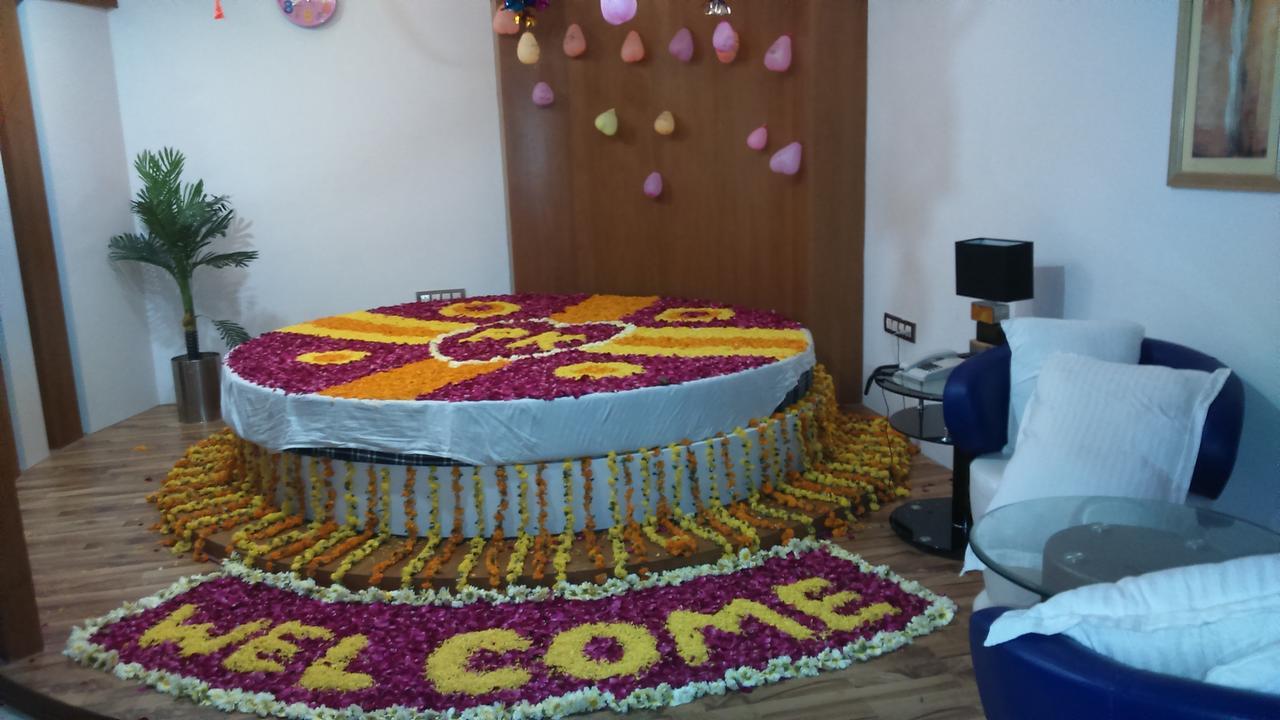 Hotel The Grand Parshwanath Sankeshvar 外观 照片