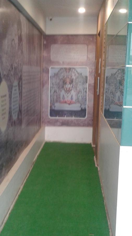 Hotel The Grand Parshwanath Sankeshvar 外观 照片